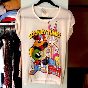 Looney tunes semi sheer top size size small